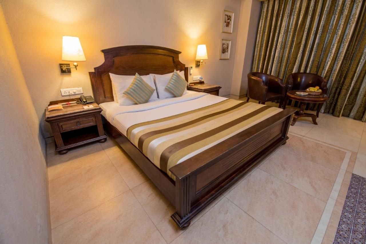 Neelam The Glitz Hotel Calangute Bagian luar foto