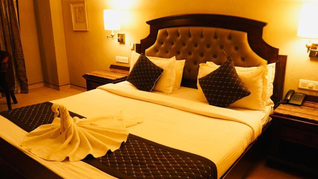 Neelam The Glitz Hotel Calangute Bagian luar foto