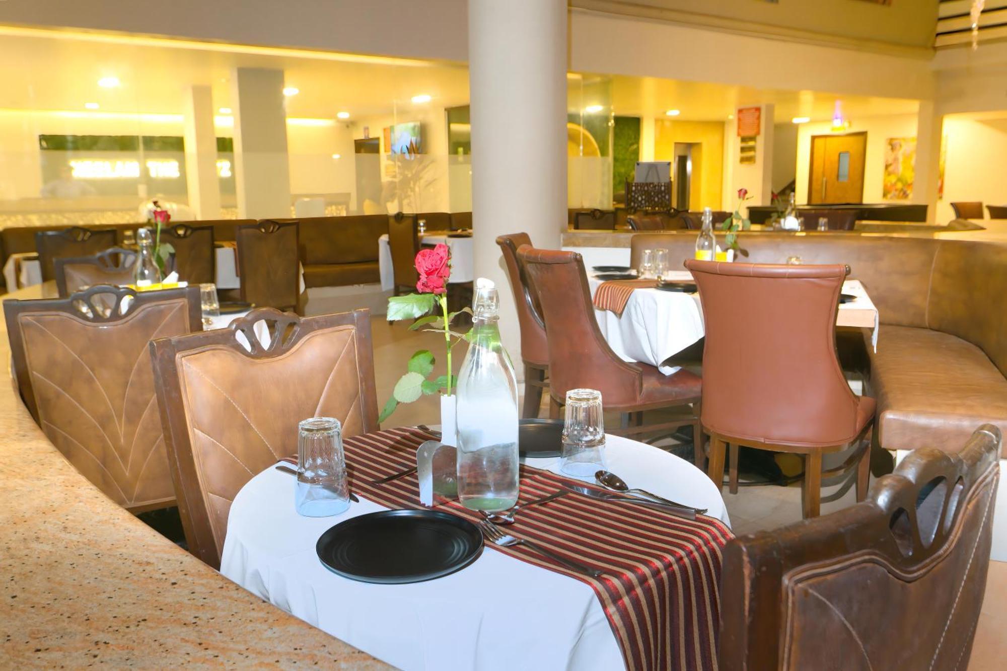 Neelam The Glitz Hotel Calangute Bagian luar foto