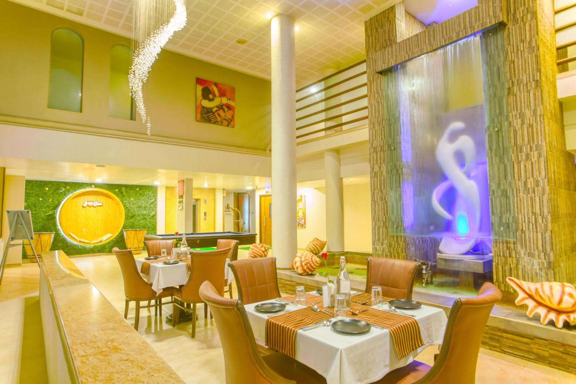 Neelam The Glitz Hotel Calangute Bagian luar foto