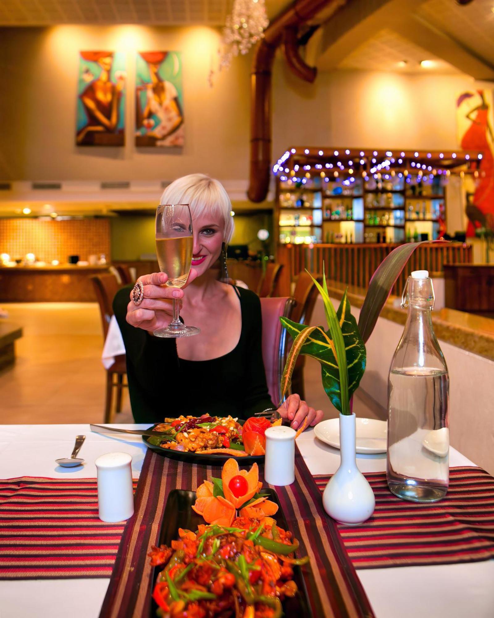 Neelam The Glitz Hotel Calangute Bagian luar foto